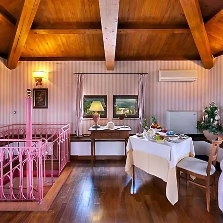 Otel Relais Il Canalicchio Country & Casalalta